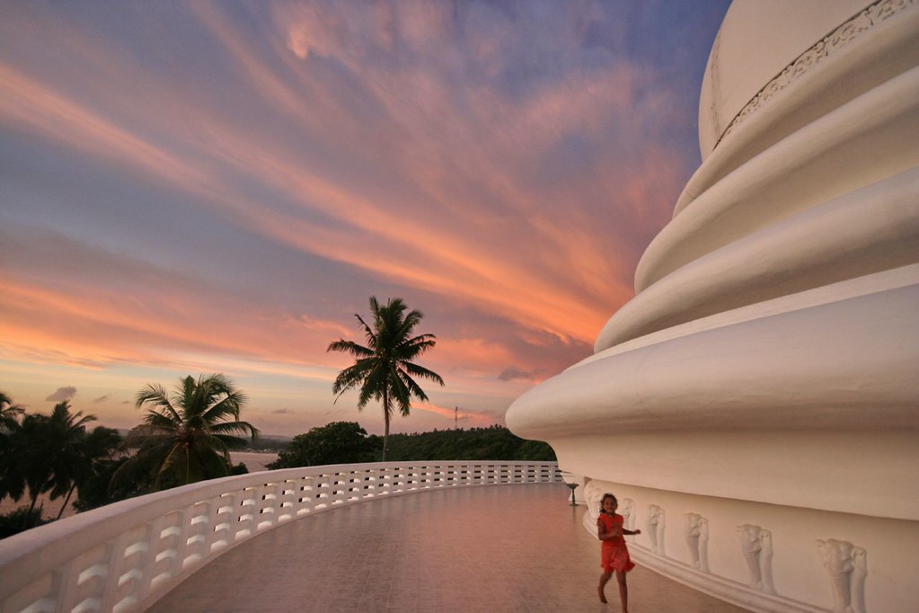 Unawatuna on a Budget: Cheap Routes, Stays and Tips