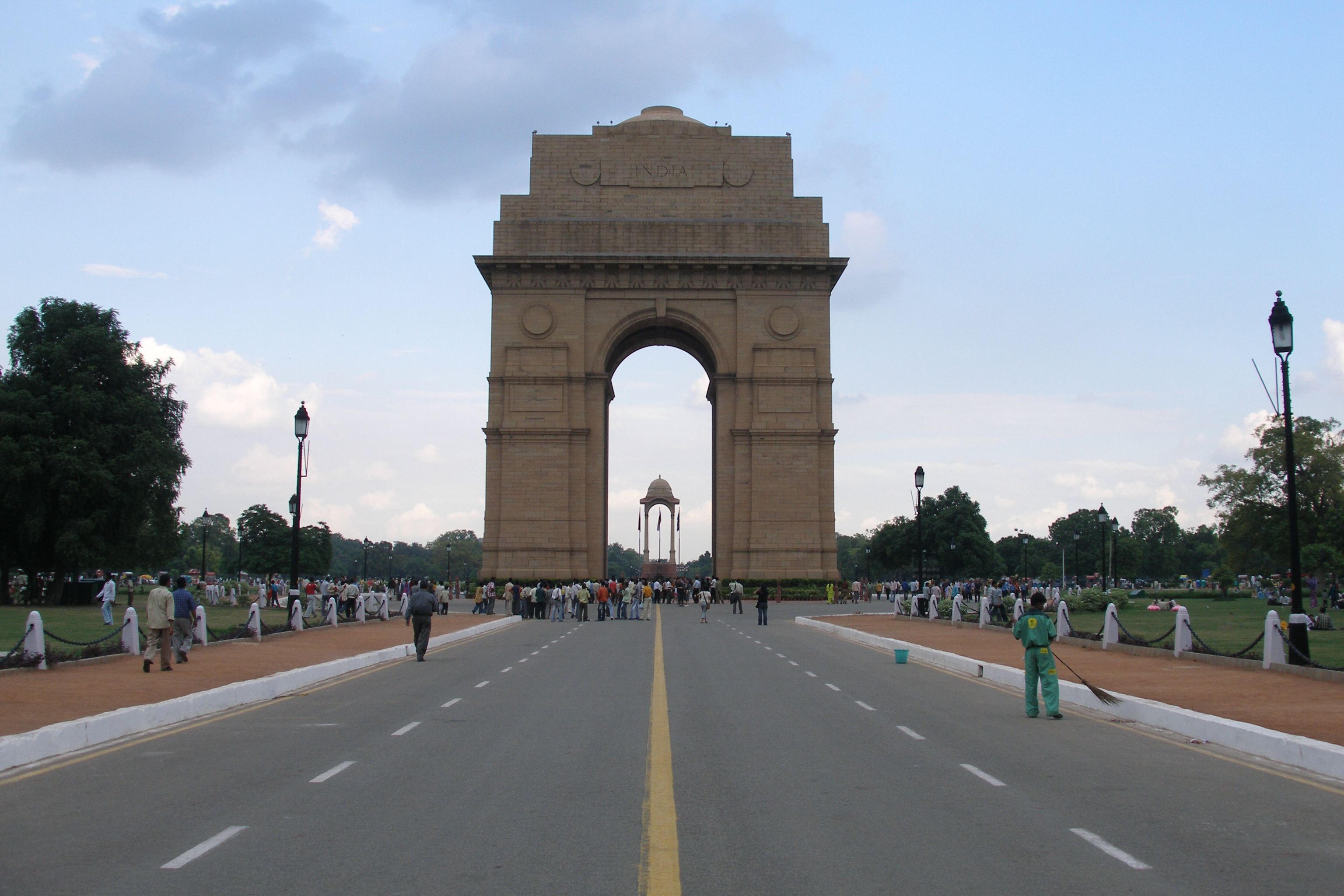 Delhi on a Budget: Cheap Routes, Stays and Tips