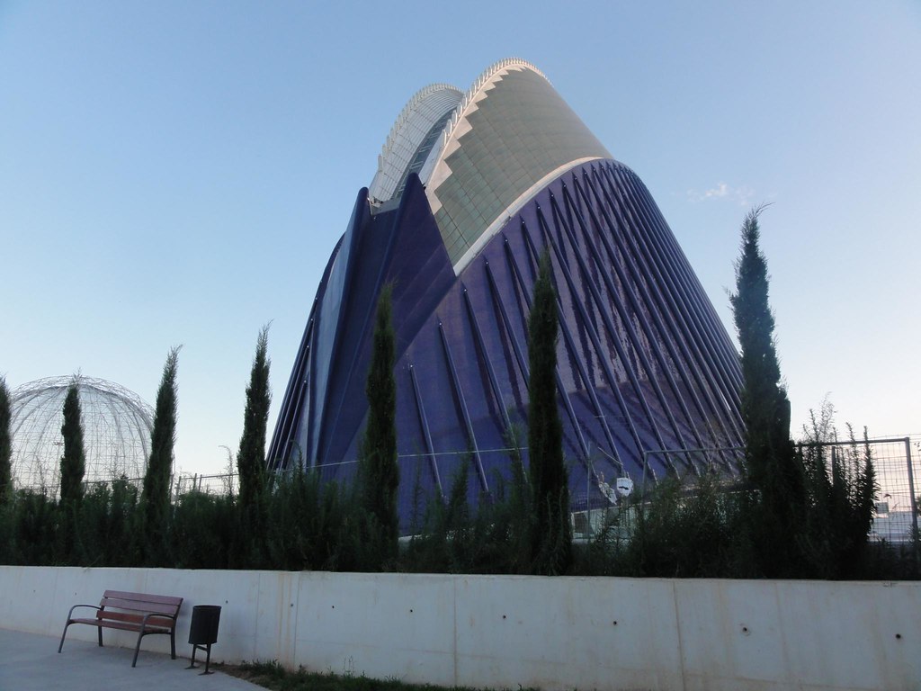 Valencia on a Budget: Cheap Routes, Stays and Tips