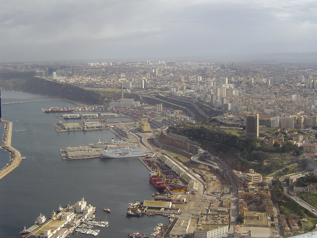 Oran on a Budget: Cheap Routes, Stays and Tips