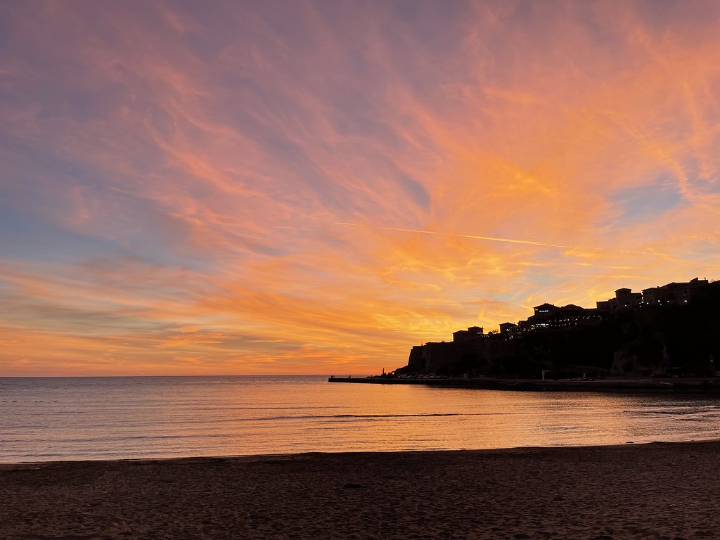 Ulcinj on a Budget: Cheap Routes, Stays and Tips