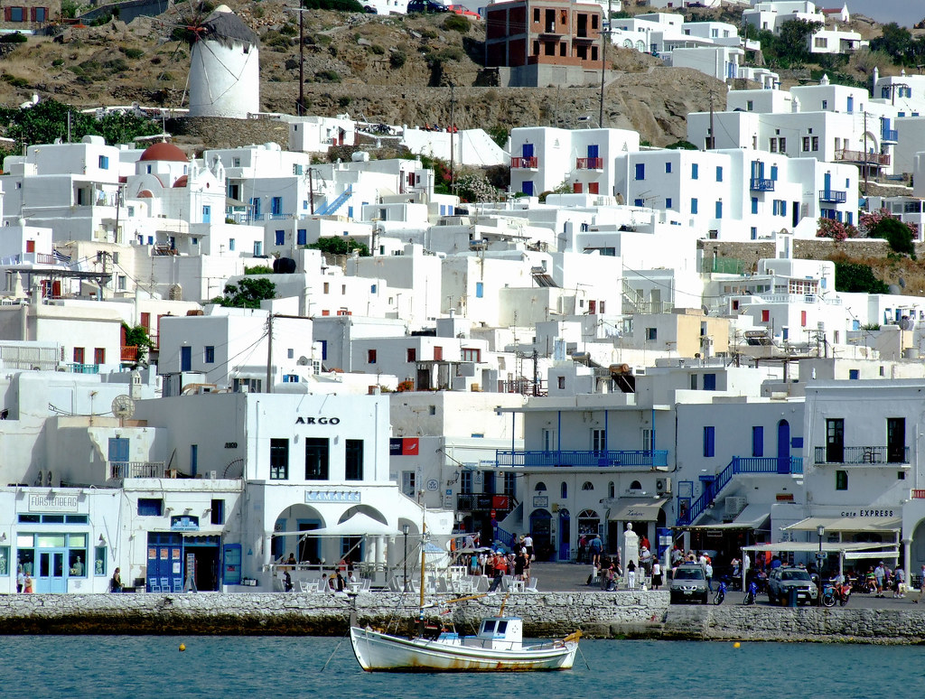 Mykonos on a Budget: Cheap Routes, Stays and Tips