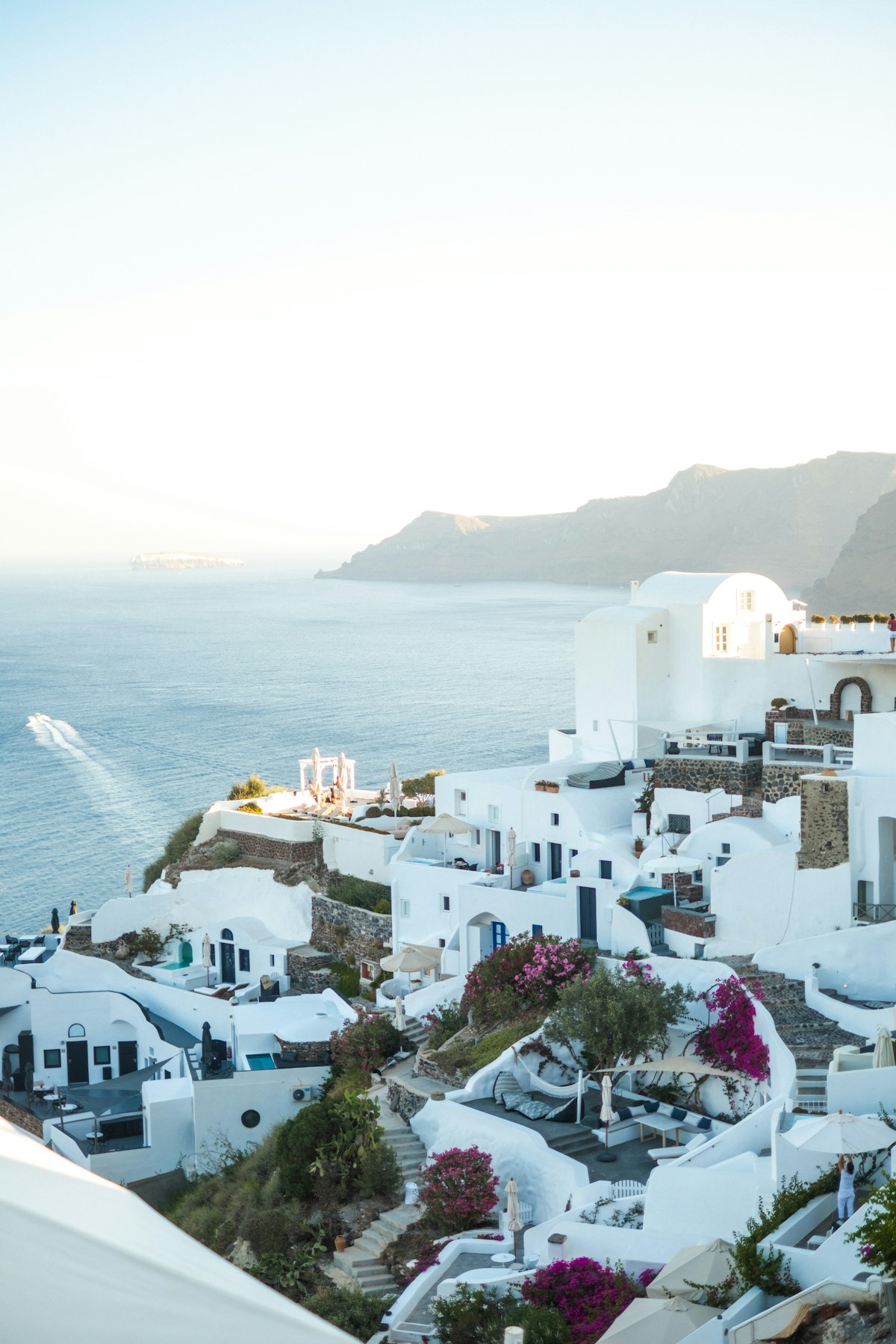 Santorini on a Budget: Affordable Routes and Free Things to Do — Santorini travel guide